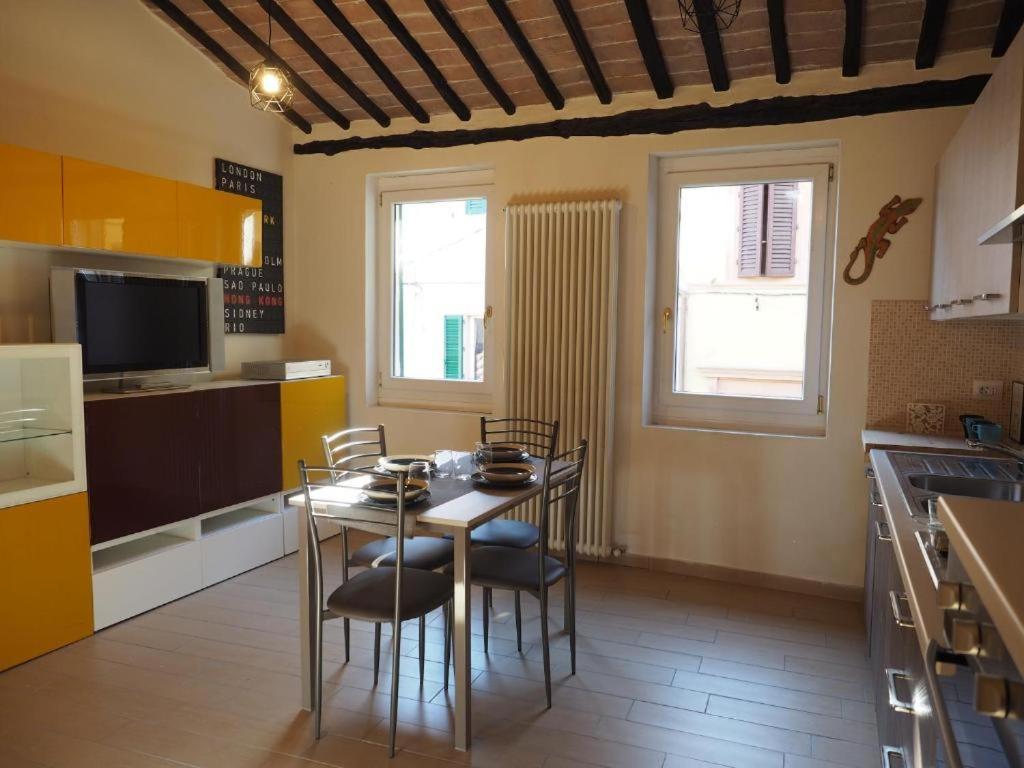 Contrada House By Francigenaapartments Siena Buitenkant foto