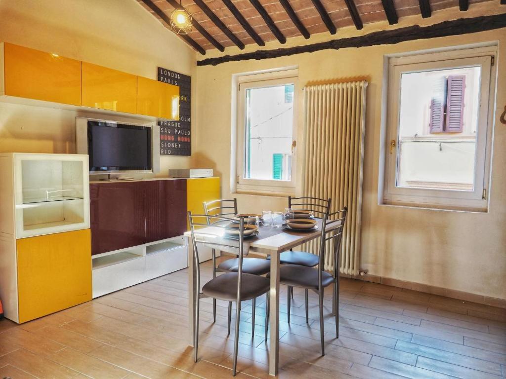 Contrada House By Francigenaapartments Siena Buitenkant foto